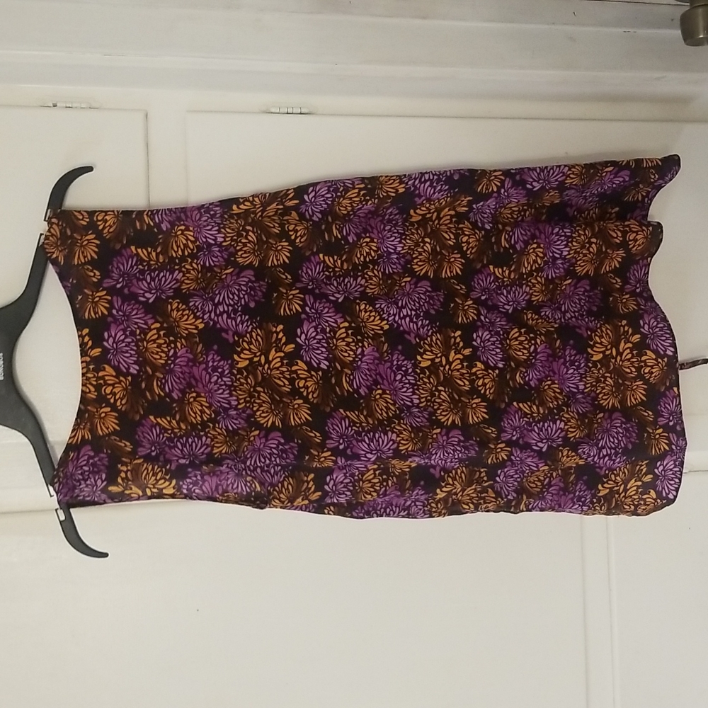 Urban Outfitters silk Top with frails at the neck - Picture 4 of 9